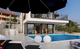 The Grand View Villa